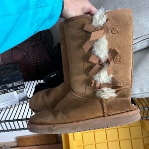 Koolaburra by UGG Tan Boots with Cream Fur Lining